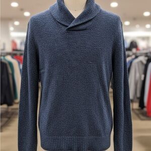 American Eagle Outfitter’s Men's XL Navy Turtleneck Sweater